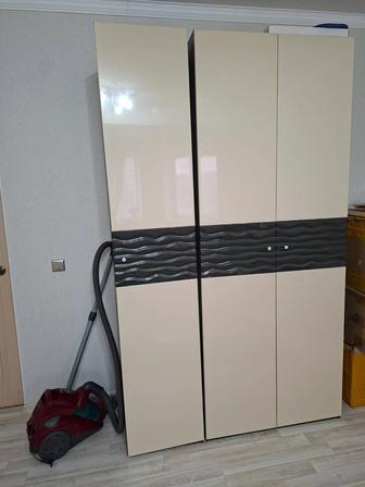 Продам спальный гарнитур