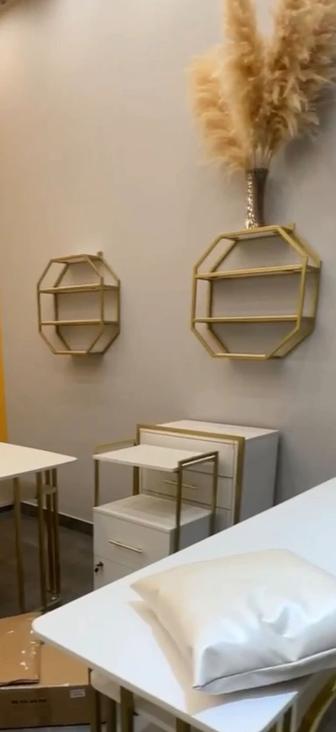 Полки для маникюра