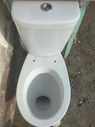 Унитаз Керамика свежая в отличном состоянии