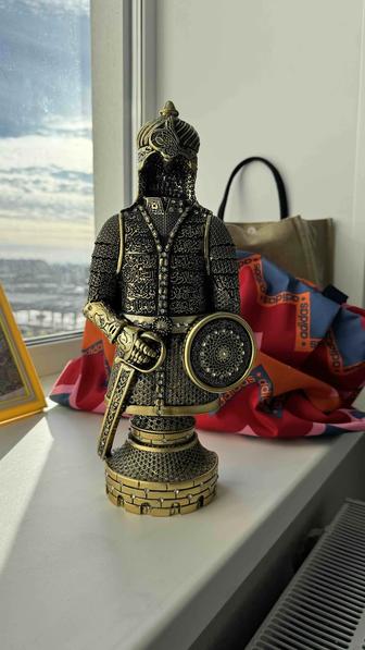 Продам Золотого человека