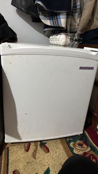 Холодильник маленький мини