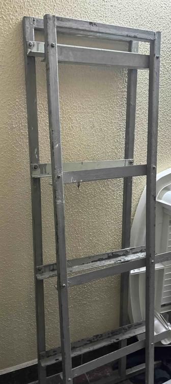 Боковые стеллажные стойки