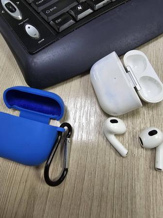 Продаю Airpods 3