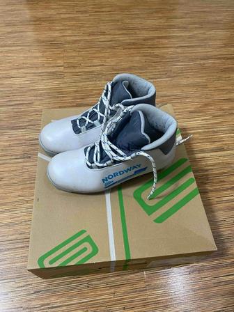 Ботинки лыжные 36 размер