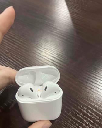 Airpods первые оригинал