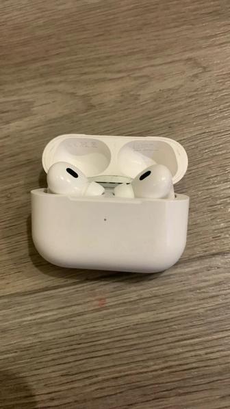 Наушники AirPods