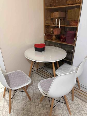 Продам стол и стулья