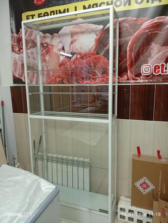 Витрина стеклянная