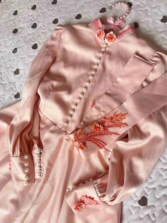 Продается платья на сырга салу в подарок идет ободок