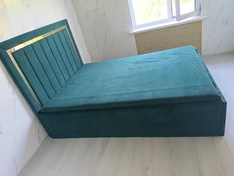 Кровать