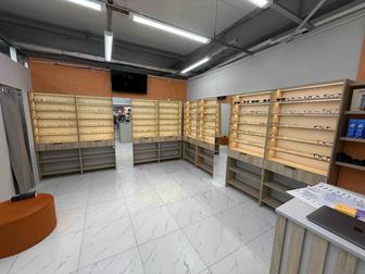 Стеллажи ресепшн комод для оптики