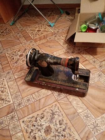 Продается дешево ручная швейная машинка Зингер за 11тыс тг торг