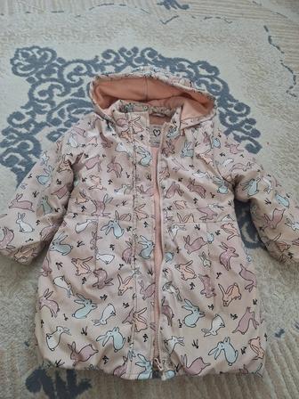 Продам детскую куртку на весну