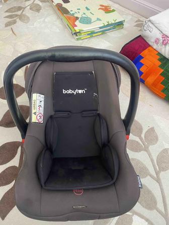 Продам автокресло Babyton