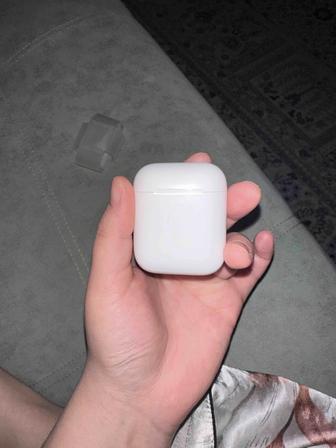 Продам Air Pods 1