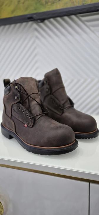 Спец.обувь зимняя RED WING размер 42.5
Комбинизон демисезонный RU 54 рост