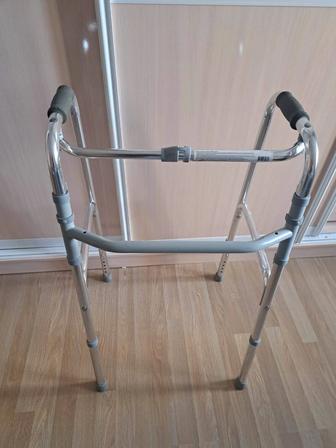 Ходунок. Ходунок для инвалидов