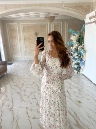 Платья