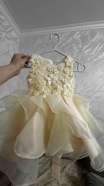 Продаю детское платье