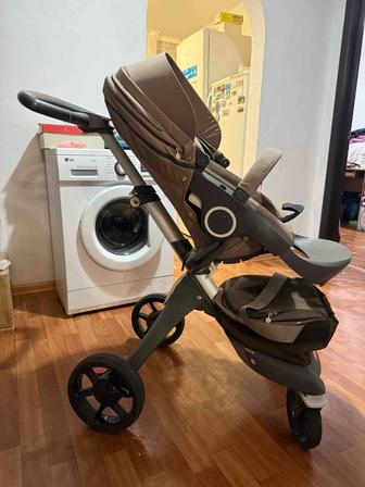 Продам колюску Stokke Xplory