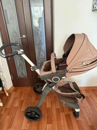 Продам коляску Stokke Xplory
