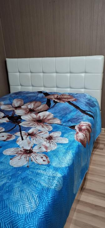 Продам кровать, комод, зеркало