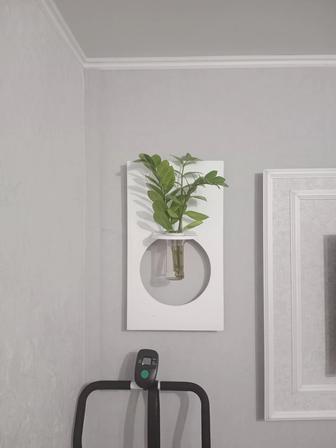 Для интерьера) подставка под цветы.