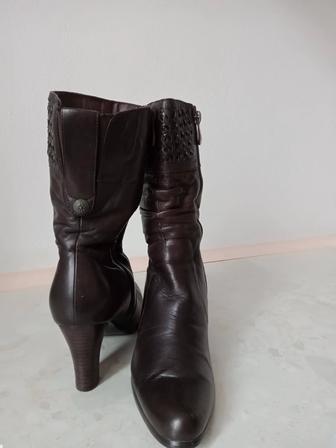 Зимние женские сапоги