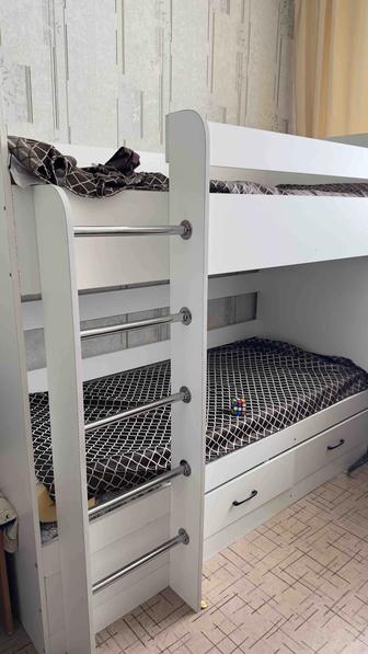 Продаю двухярусный кровать