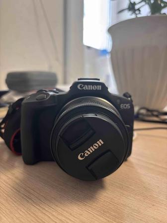 Камера canon r50