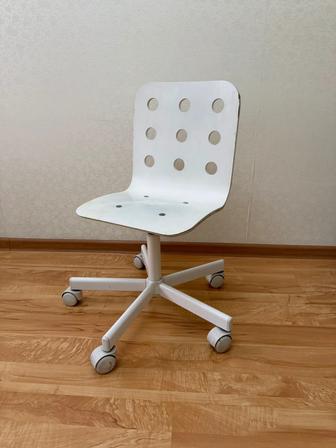 Продам детское кресло икеа.
