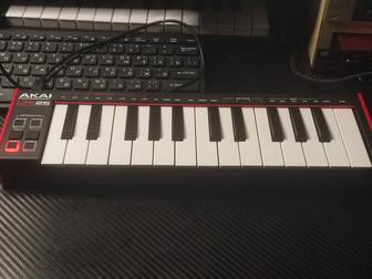 Миди клавиатура AkaiLpk25