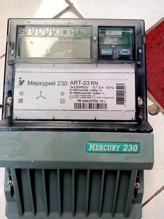 Продается трехфазный электросчетчик
