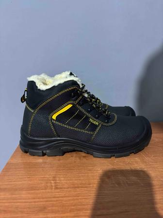 Рабочие зимние ботинки