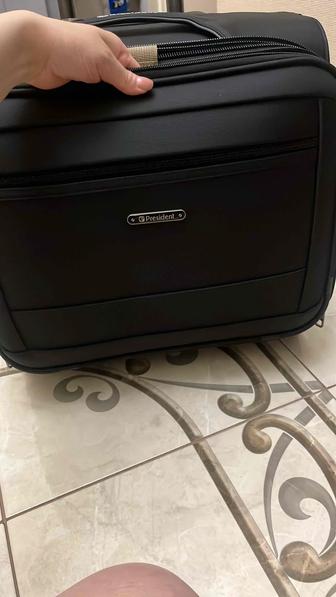 Продам чемодан