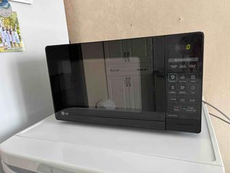Продам микроволновую печь LG