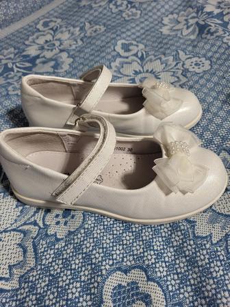 Туфельки для девочки 30р.