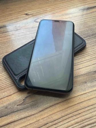 Продам айфон XS