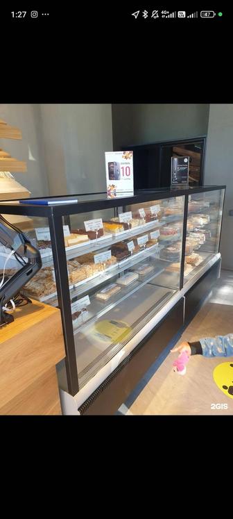 Продам витринные холодильники Carboma