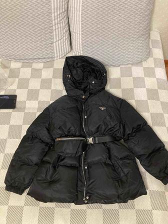 Продам куртку Prada