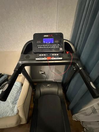 Беговая дорожка. Полу профессиональная