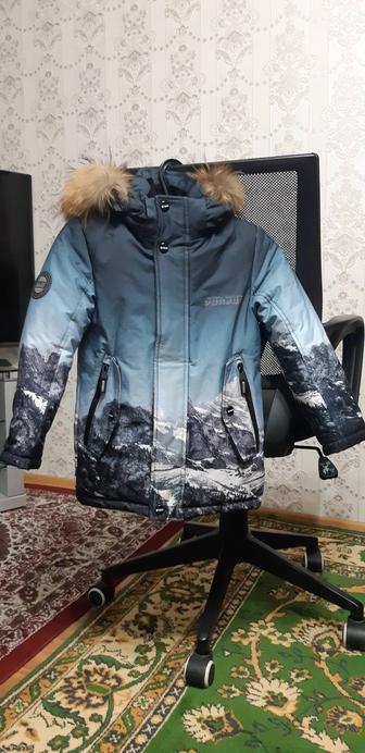 Продается б/у зимняя куртка для мальчиков