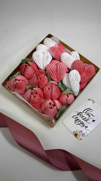 Зефирные тюльпаны и зефирные сердца - подарок на 14 февраля