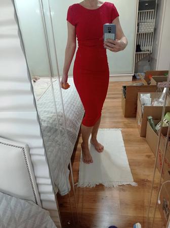 Красное платье....