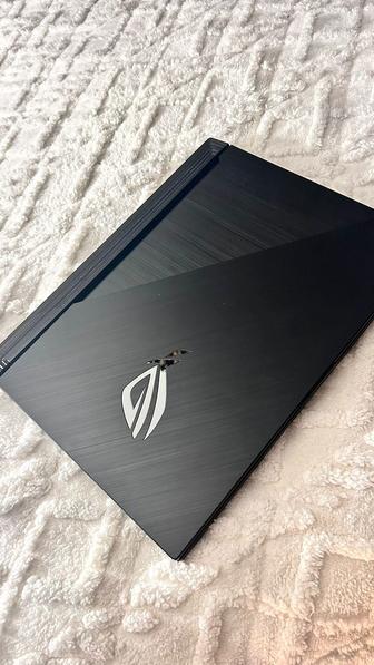 Ноутбук ASUS Rog Strix