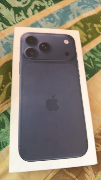 Продам айфон 17 про 256