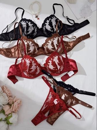 Женский комплект нижнего белья с цветочной вышивкой