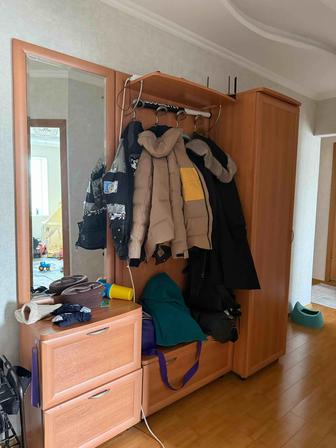 Продам шкаф в прихожую