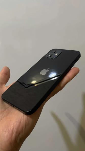 Продам айфон 12