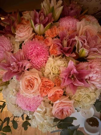 продам очень большой букет цветов